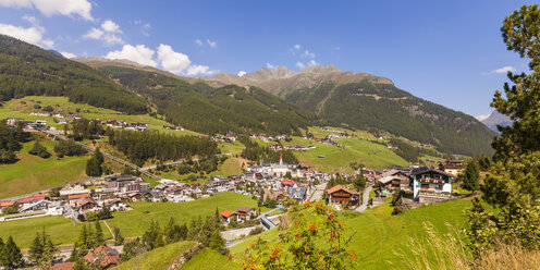 Österreich, Tirol, Sölden, Stadtbild - WDF003565