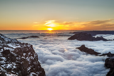 Portugal, Madeira, Sonnenuntergang am Pico do Arieiro - MKFF000281