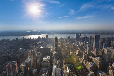 USA, New York City, Blick auf Midtown Manhattan von oben - HSIF000415