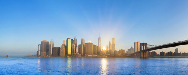 USA, New York City, panorama of Manhattan at twilight - HSIF000431