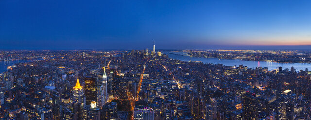 USA, New York City, Manhattan, panorama of financial district at dusk, aerial view - HSIF000436