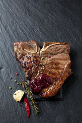 Porterhouse steak with herbs and spices - CSF027298