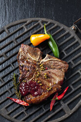 Porterhouse-Steak mit Chili-Paprika vom Grill - CSF027300