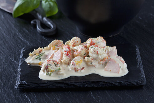 Crayfish in cream sauce with fruits and herbs - CSF027327