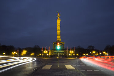 Germany, Berlin, Berlin-Tiergarten, Great Star, Berlin Victory Column at night - ZMF000461