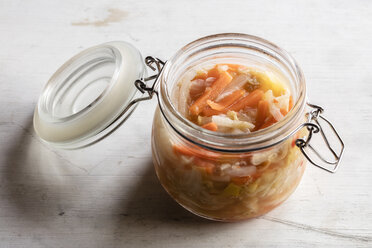 Kimchi, fermentierte koreanische Beilage aus Gemüse - EVGF002849