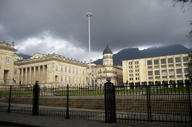 Kolumbien, Bogota, Kongress- und Parlamentsgebäude - FLKF000635