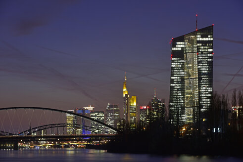 Deutschland, Frankfurt, Luminale in der Stadt - FDF000151
