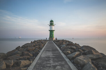 Germany, Warnemuende, Lighthouse in the morning - ASCF000539