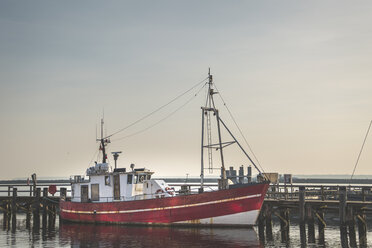 Germany, Warnemuende, Harbour, Fishing boat - ASCF000545