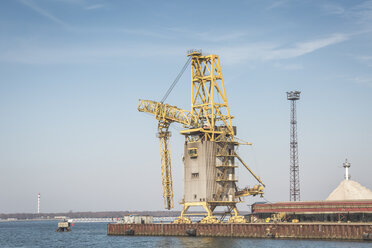 Germany, Warnemuende, Baltic Sea, Harbour Rostock Port, crane - ASCF000551