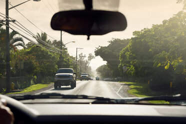 USA, Hawaii, Pupukea, pick-ups on Kamehameha Highway - BRF001289