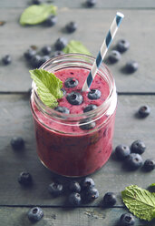 Glass of blueberry smoothie - RTBF000055