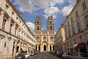 Frankreich, Orleans, Blick auf die Kathedrale von Orleans - DSGF001161