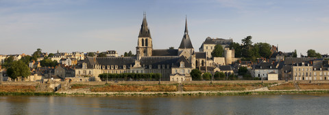 Frankreich, Blois, Blick auf die Stadt mit der Kathedrale Saint-Louis, lizenzfreies Stockfoto