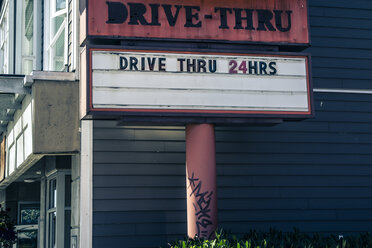 Kanada, Drive-Thru-Schild - NGF000319