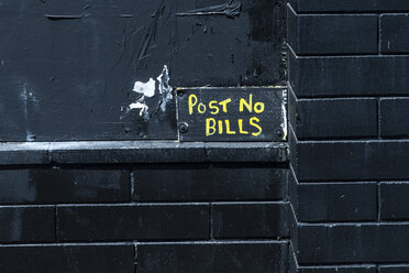 Post no bills, black wall - NGF000320