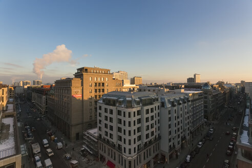 Deutschland, Berlin, Friedrichstraße im Winter - TAMF000462