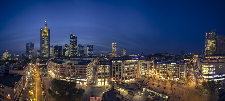 Deutschland, Hessen, Frankfurt, Blick auf die Innenstadt mit Hauptwache und Finanzviertel - MPAF000054