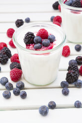 Glasses of Greek yogurt with berries - LVF004685
