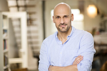 Portrait of bald man with beard - MAEF011443