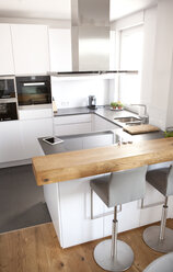 Modern open plan kitchen - MFRF000589