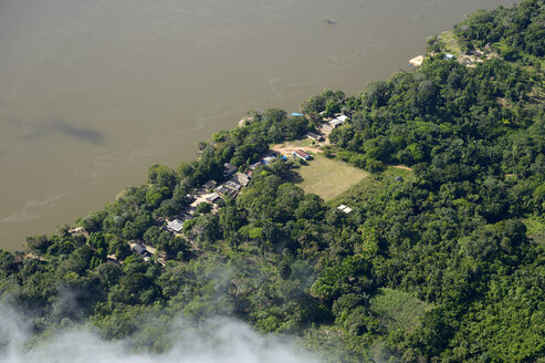 Brasilien, Para, Itaituba, Amazonas-Regenwald, Rio Tabajos, Dorf - FLKF000659