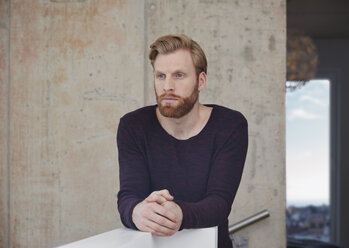 Portrait of thoughtful man with beard - RHF001458