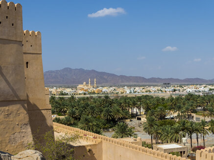 Oman, Nachl, Fort Nakhl, Oase Nakhl und Jebel Nakhl Massiv - AMF004824