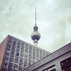 Deutschland, Berlin, Gebäude und Fernsehturm - SEGF000543