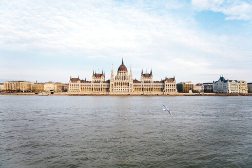 Ungarn, Budapest, Ungarisches Parlamentsgebäude an der Donau - GEMF000834