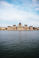 Hungary, Budapest, Hungarian Parliament building at Danube river - GEMF000836