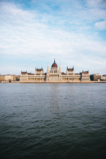 Ungarn, Budapest, Ungarisches Parlamentsgebäude an der Donau - GEMF000836