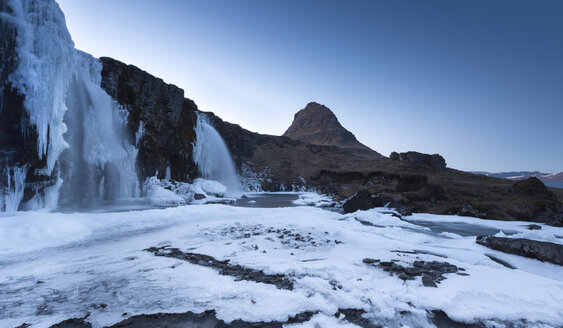 Island, Snaefellsnes, Grundarfjorduri, Blick auf Kirkjufell - FCF000868