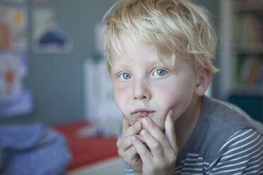 Portrait of pensive little boy - RBF004249
