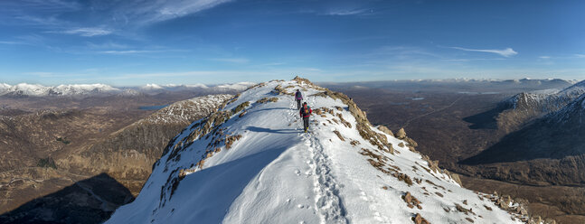 Vereinigtes Königreich, Schottland, Glencoe, Stob Dearg, Bergsteiger - ALRF000373