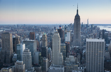 USA, New York, Manhattan, Empire State Building in the evening - FCF000886