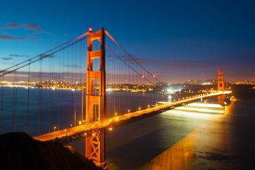 USA, California, San Francisco, Golden Gate Bridge at night - GIOF000818