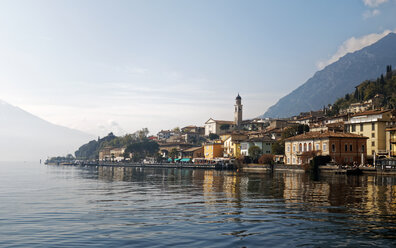 Italy, Lombardy, Brecia, Lake Garda, Limone sul Garda - LHF000493