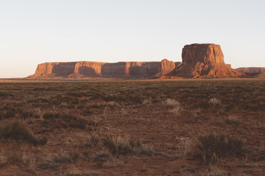 USA, Utah, Monument Valley in den Abendstunden - GIOF000855