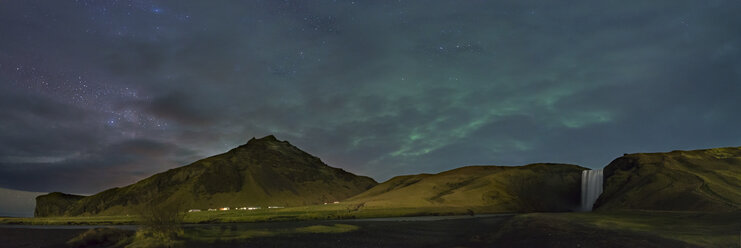 Iceland, Northern lights and milky way at cloudy night - EPF000065