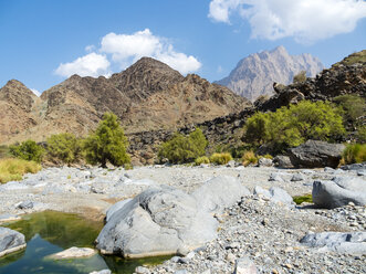 Oman, Al Hajar-Gebirge, Wadi, ausgetrockneter Flusslauf - AMF004837