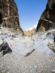 Oman, Al Hajar-Gebirge, Wadi, ausgetrockneter Flusslauf - AMF004838