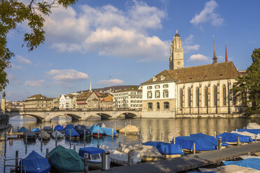 Schweiz, Zürich, Blick auf das Großmünster, Limmat - PUF000497