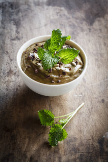 Smoothie Bowl mit Kakao, Avocado und Melisse - EVGF002917