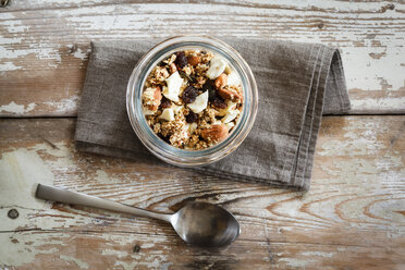 Homemade granola of oat, almond, quinoa, raisin and dried apple rings - EVGF002921