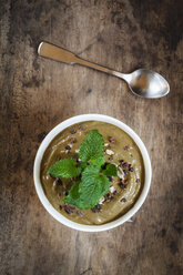 Smoothie Bowl mit Kakao, Avocado und Melisse - EVGF002925