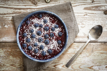 Smoothie Bowl with blueberries and coconut flakes - EVGF002926