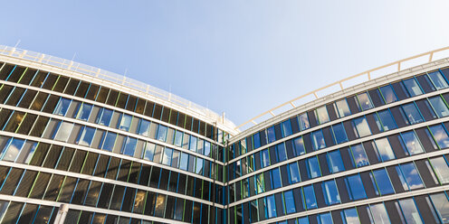 Germany, Leinfelden-Echterdingen, view to modern office building - WDF003584