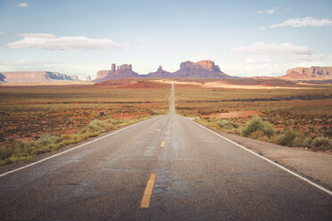 USA, Arizona, road to Monument Valley - EPF000073